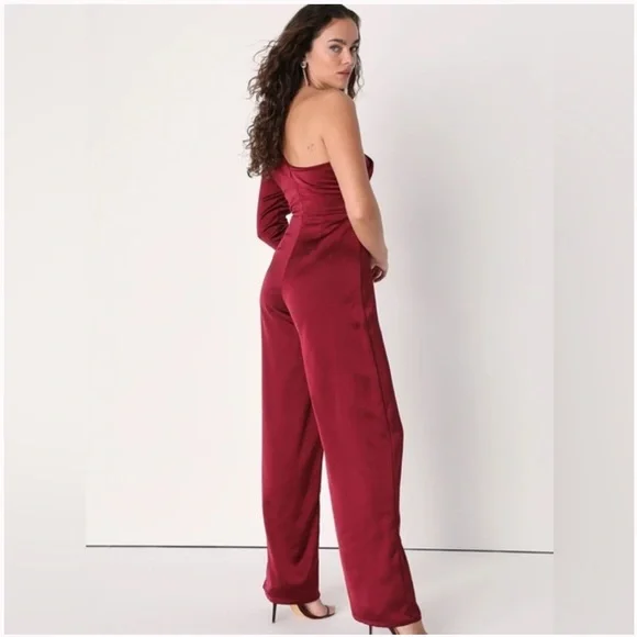 Lulu’s Wine Red Burgundy Satin One-Shoulder Jumpsuit size XL - Picture 4 of 14